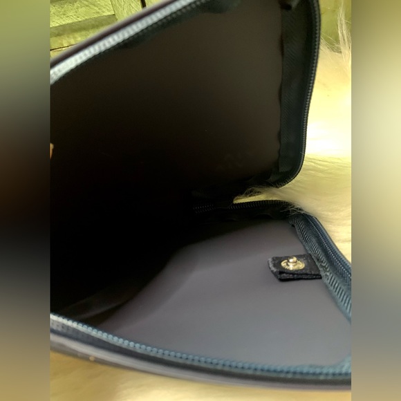 ⭐️ VIA VIA TRAVEL GEAR TRANSIT POUCH - LARGE⭐️#VIAL - Picture 3 of 5